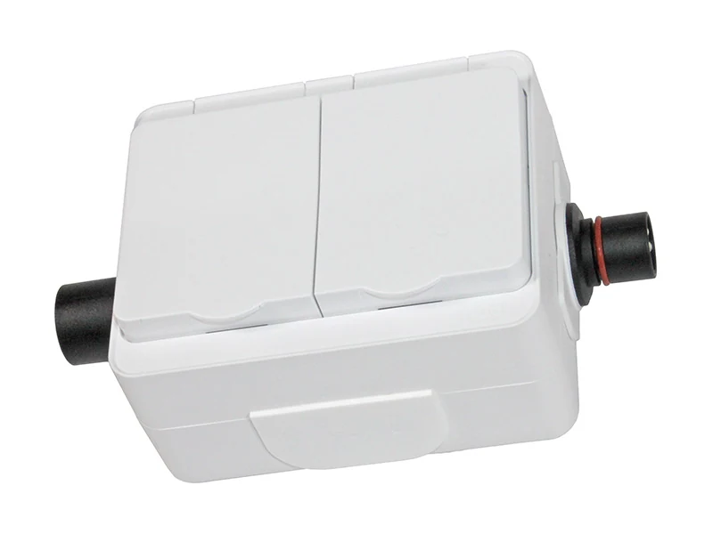 DEFA PlugIn Wall Outlet 230VAC IP44 - Ledextraljus.eu