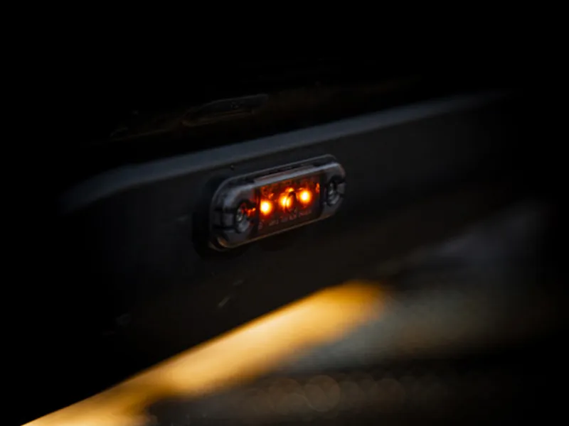 STRANDS Dark Knight Slim Sidmarkeringsljus 3 LED 12-24V - Bild 3